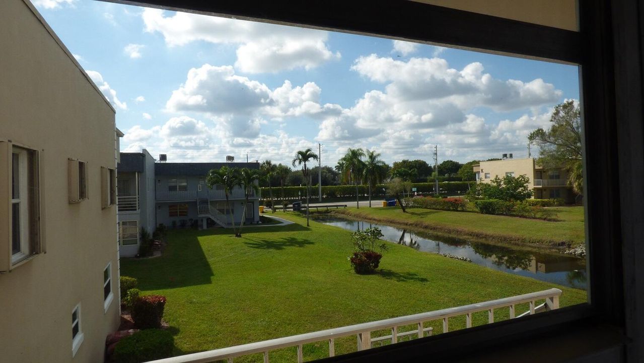 待售: $81,111 (1 贝兹, 1 浴室, 760 平方英尺)