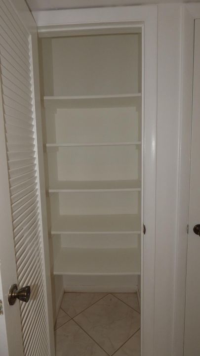 待售: $81,111 (1 贝兹, 1 浴室, 760 平方英尺)