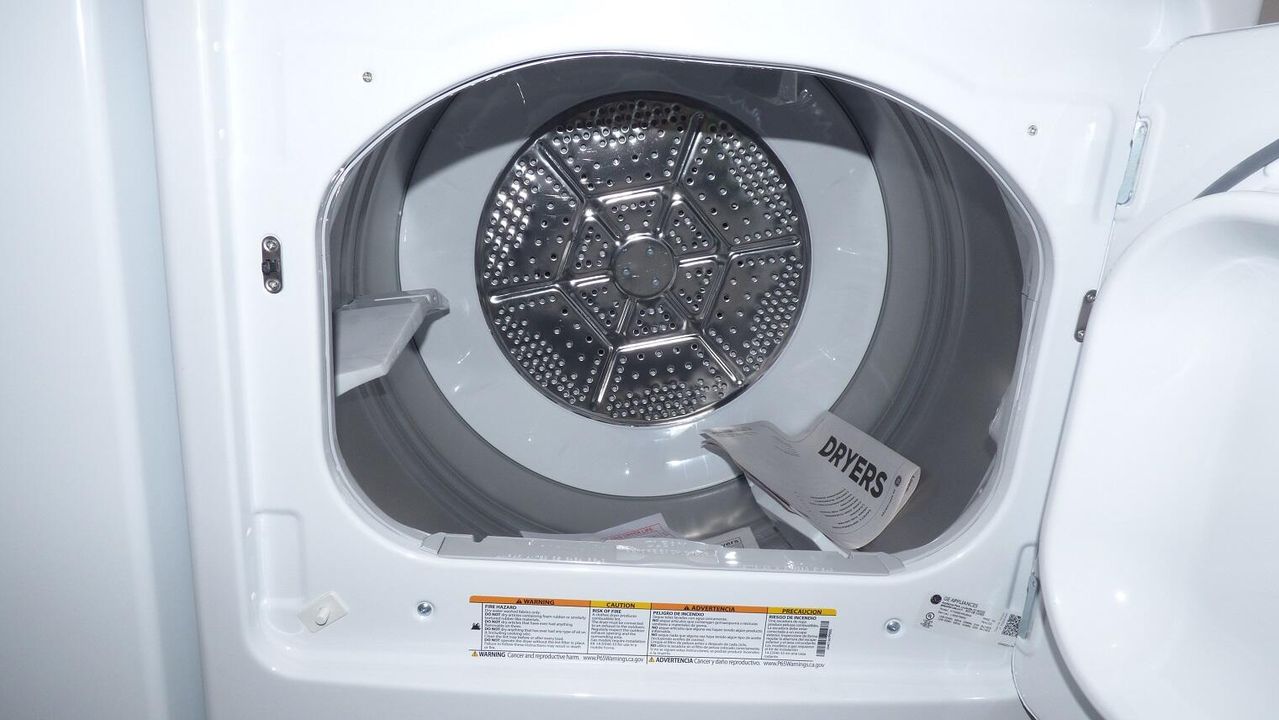 待售: $81,111 (1 贝兹, 1 浴室, 760 平方英尺)