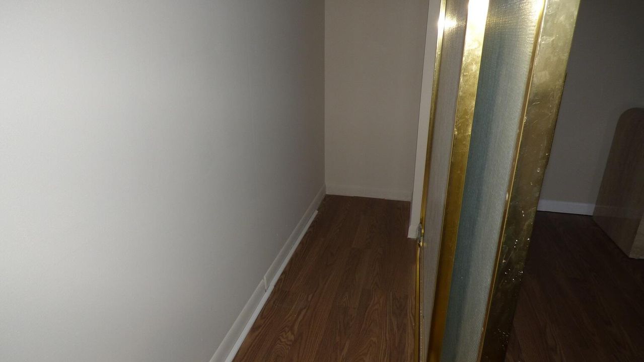 待售: $81,111 (1 贝兹, 1 浴室, 760 平方英尺)