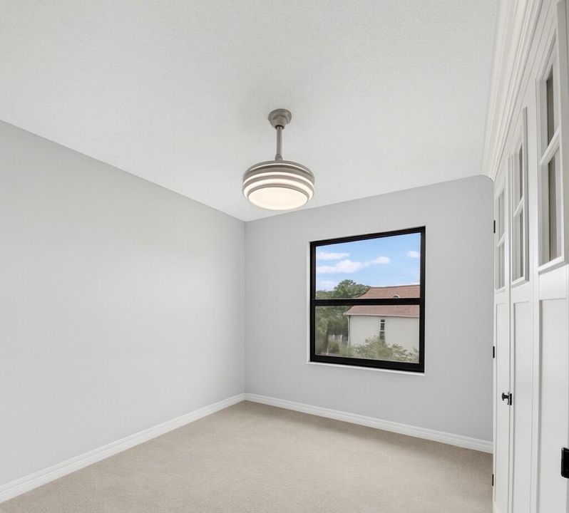 待售: $350,000 (3 贝兹, 2 浴室, 1679 平方英尺)