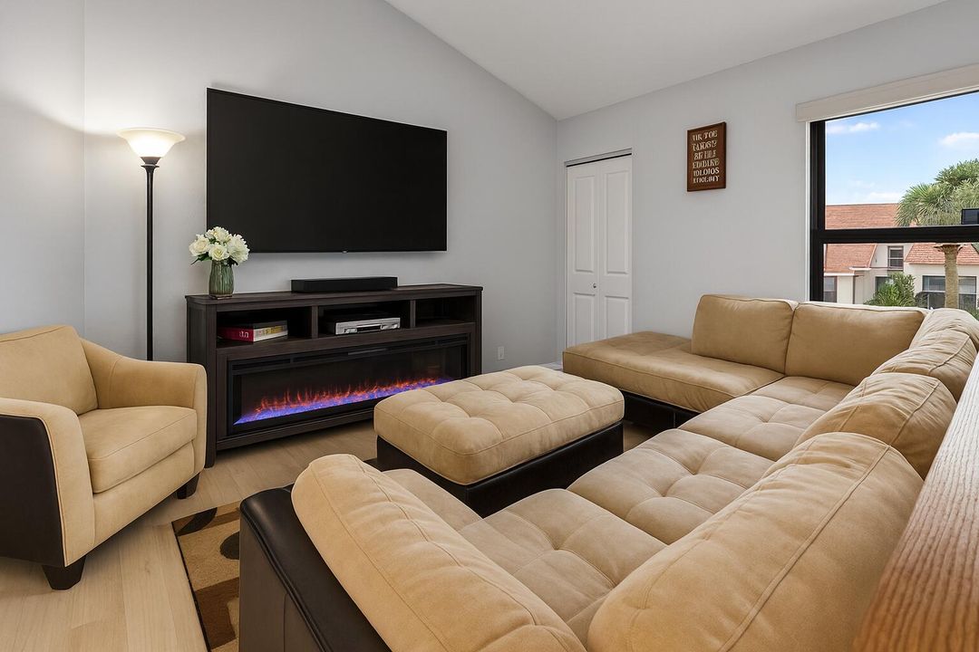 待售: $350,000 (3 贝兹, 2 浴室, 1679 平方英尺)