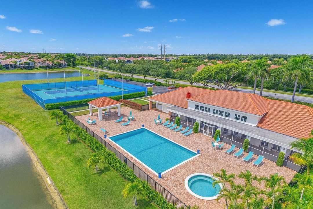 待售: $350,000 (3 贝兹, 2 浴室, 1679 平方英尺)