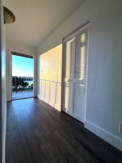 For Sale: $249,000 (2 beds, 2 baths, 1070 Square Feet)