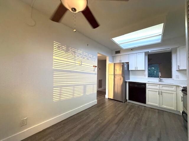 For Sale: $249,000 (2 beds, 2 baths, 1070 Square Feet)