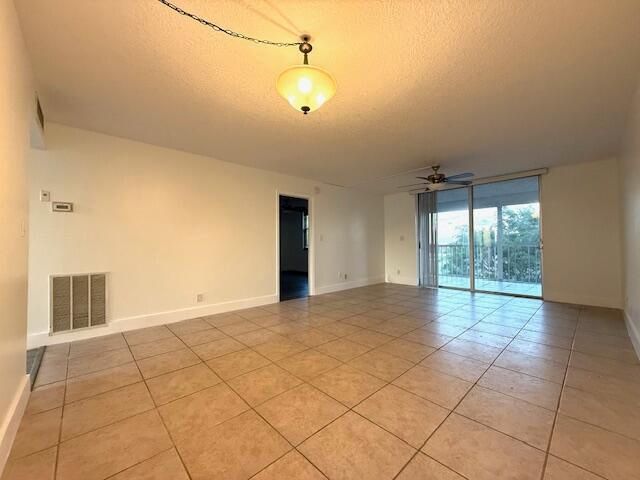 For Sale: $249,000 (2 beds, 2 baths, 1070 Square Feet)