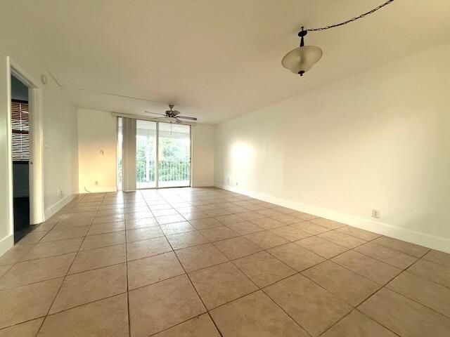 For Sale: $249,000 (2 beds, 2 baths, 1070 Square Feet)