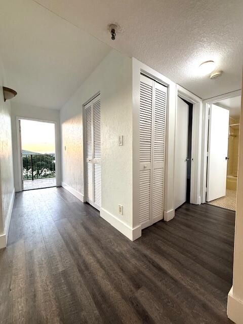 For Sale: $249,000 (2 beds, 2 baths, 1070 Square Feet)