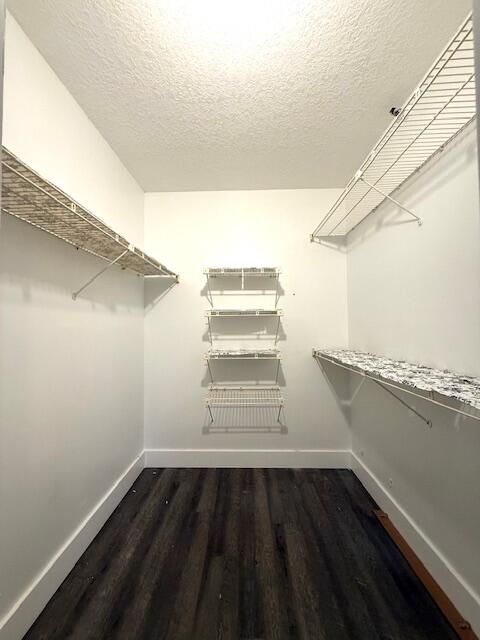 For Sale: $249,000 (2 beds, 2 baths, 1070 Square Feet)