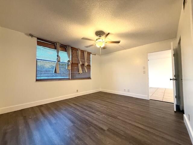 For Sale: $249,000 (2 beds, 2 baths, 1070 Square Feet)