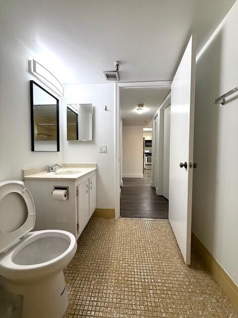 For Sale: $249,000 (2 beds, 2 baths, 1070 Square Feet)