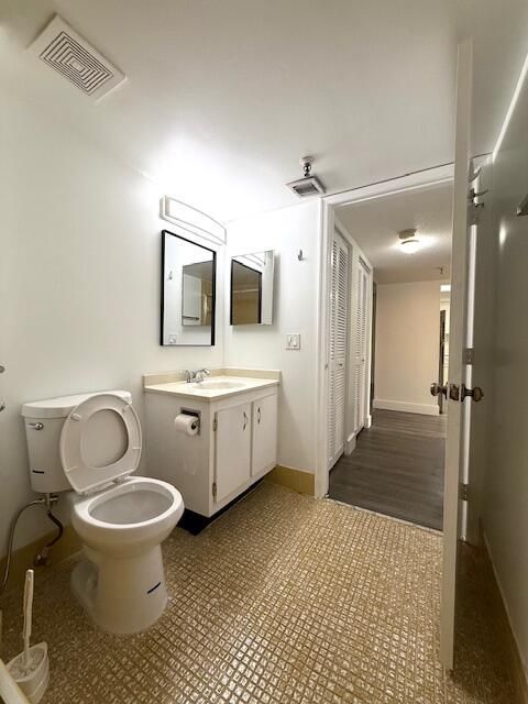 For Sale: $249,000 (2 beds, 2 baths, 1070 Square Feet)