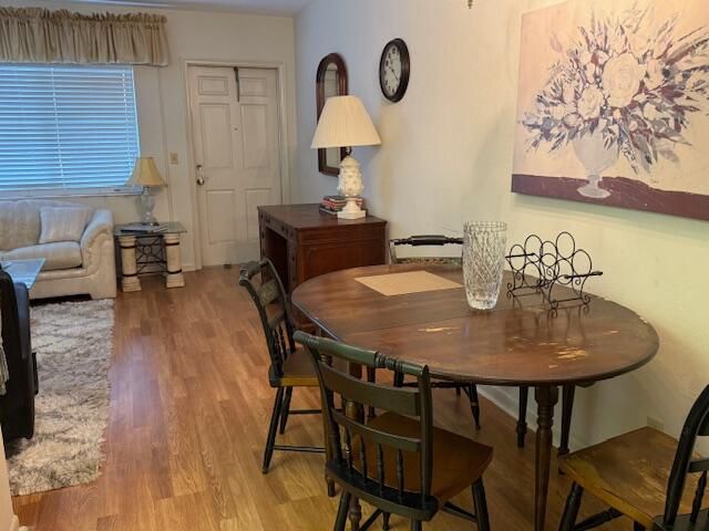 For Sale: $74,900 (1 beds, 1 baths, 612 Square Feet)