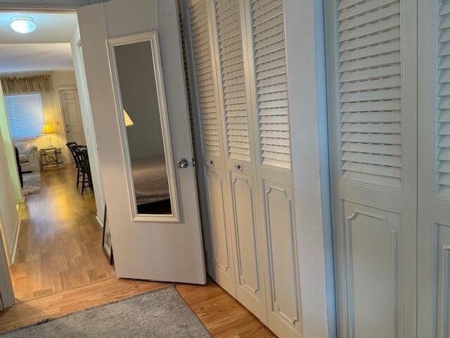 For Sale: $74,900 (1 beds, 1 baths, 612 Square Feet)