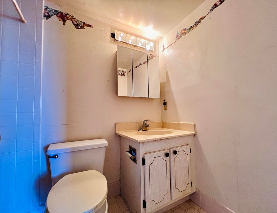 На продажу: $59,900 (1 спален, 1 ванн, 819 Квадратных фут)