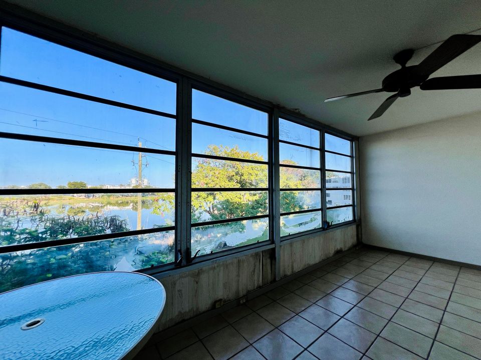 На продажу: $59,900 (1 спален, 1 ванн, 819 Квадратных фут)