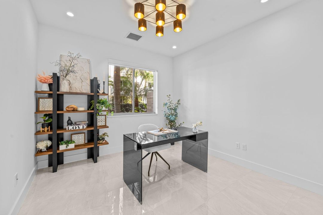 For Sale: $1,479,000 (3 beds, 3 baths, 2927 Square Feet)