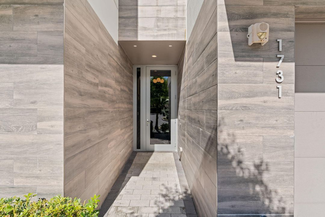 For Sale: $1,479,000 (3 beds, 3 baths, 2927 Square Feet)