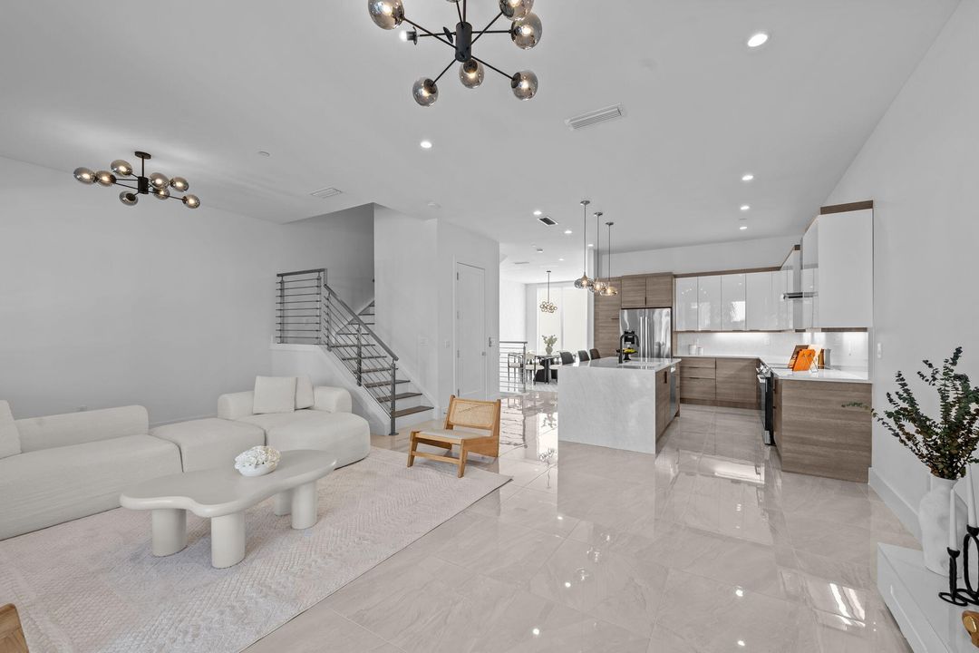 For Sale: $1,479,000 (3 beds, 3 baths, 2927 Square Feet)