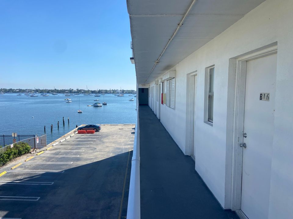 For Rent: $1,700 (1 beds, 1 baths, 660 Square Feet)