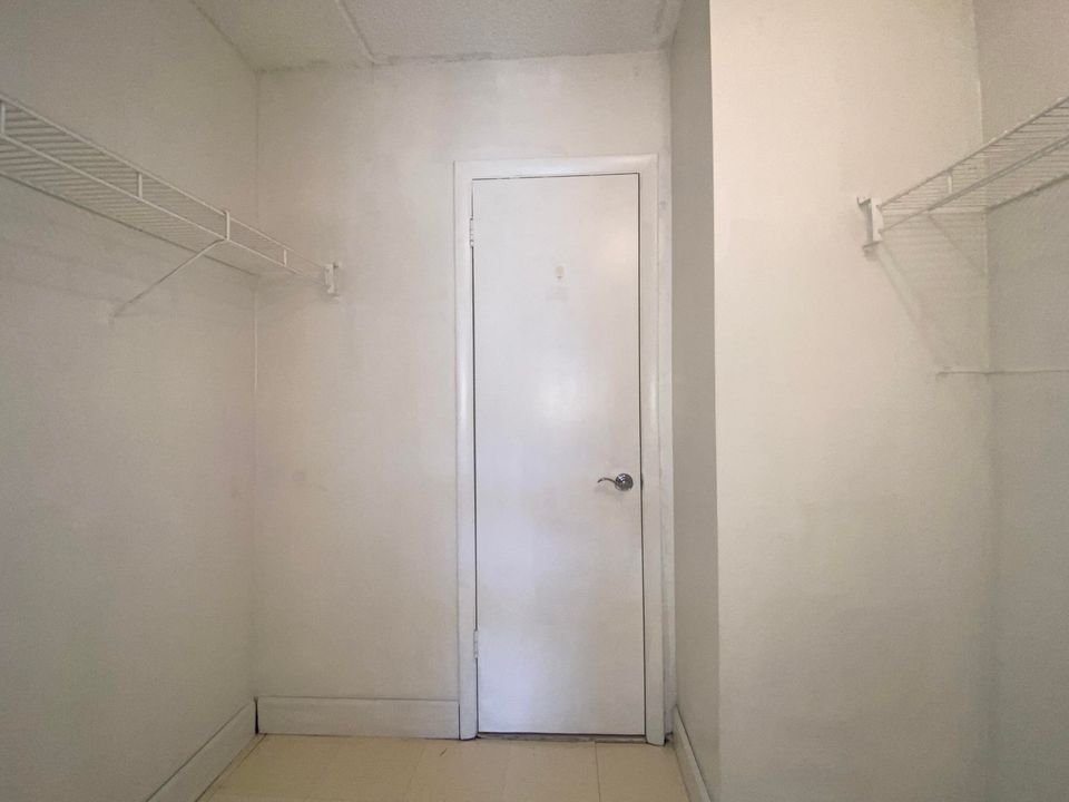 For Rent: $1,700 (1 beds, 1 baths, 660 Square Feet)
