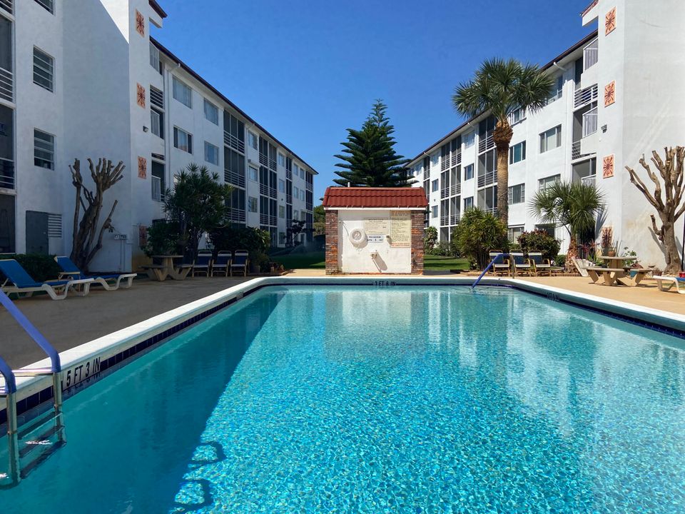 For Rent: $1,700 (1 beds, 1 baths, 660 Square Feet)