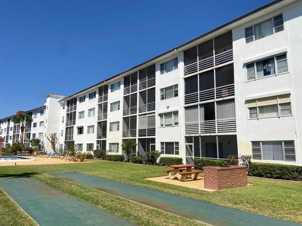 For Rent: $1,700 (1 beds, 1 baths, 660 Square Feet)