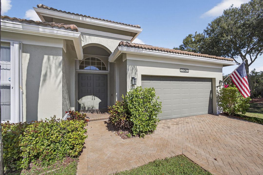 For Sale: $549,000 (3 beds, 2 baths, 1850 Square Feet)