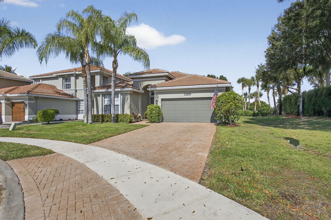 For Sale: $549,000 (3 beds, 2 baths, 1850 Square Feet)