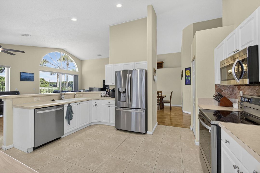 For Sale: $549,000 (3 beds, 2 baths, 1850 Square Feet)