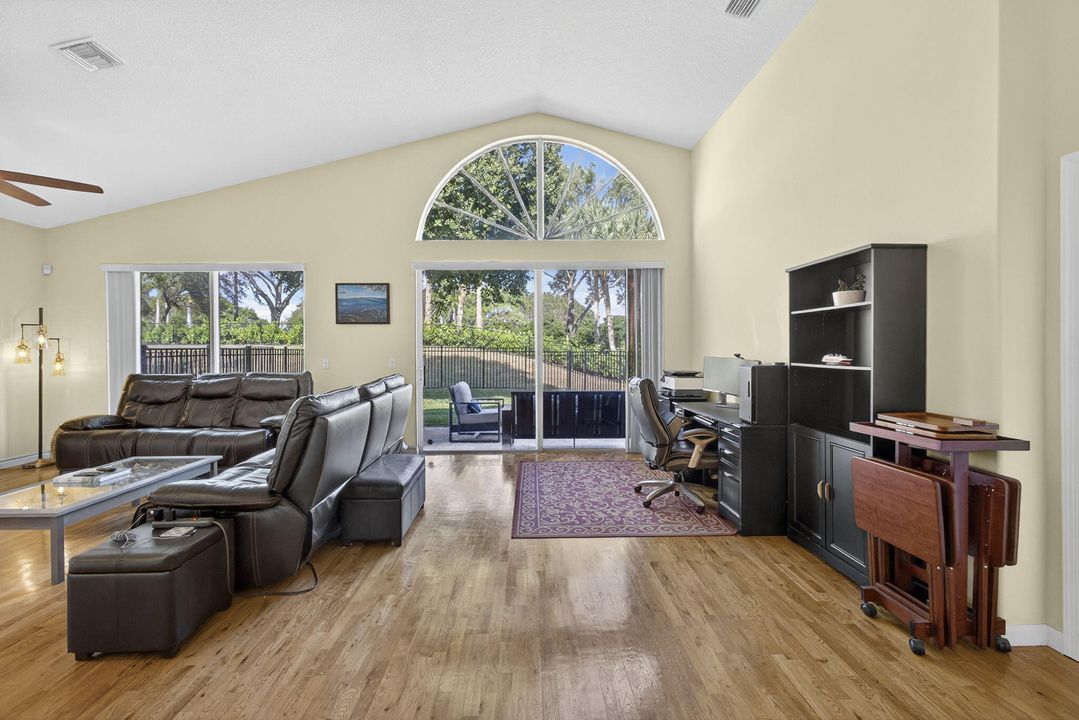 For Sale: $549,000 (3 beds, 2 baths, 1850 Square Feet)