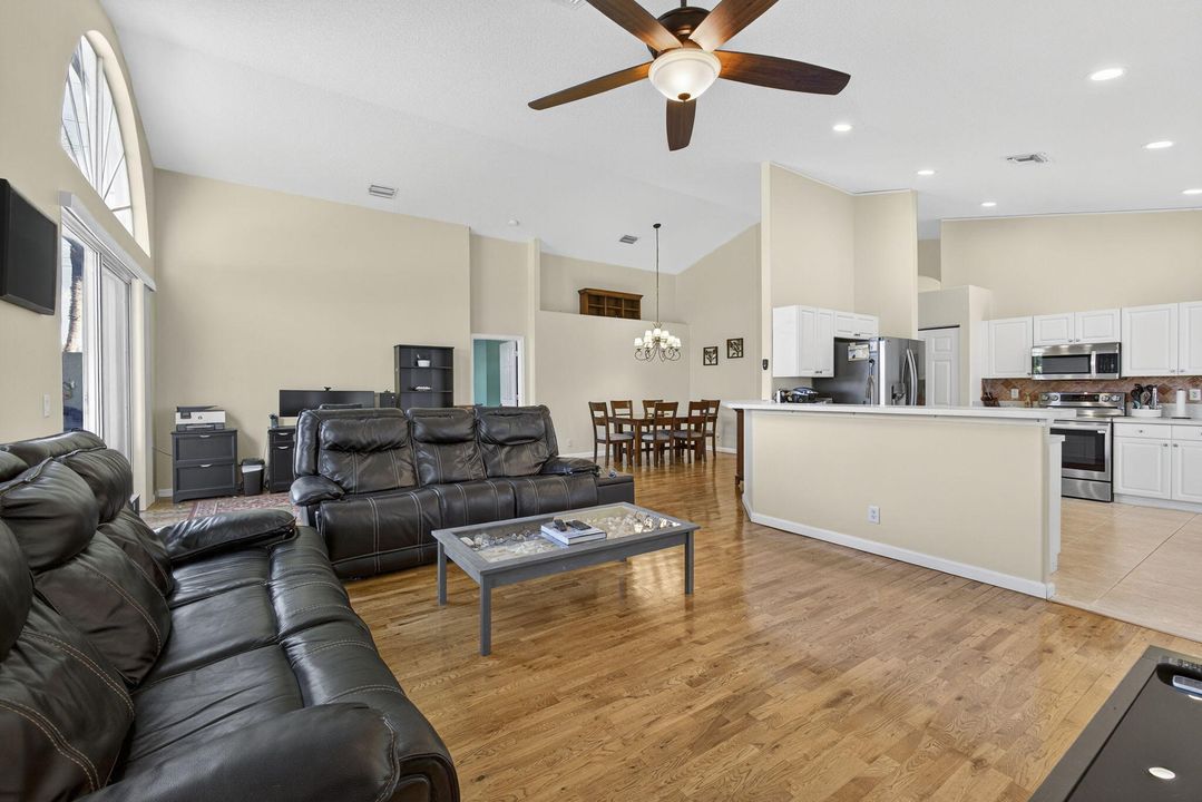 For Sale: $549,000 (3 beds, 2 baths, 1850 Square Feet)