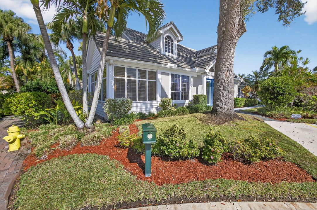 For Sale: $595,000 (2 beds, 2 baths, 1347 Square Feet)