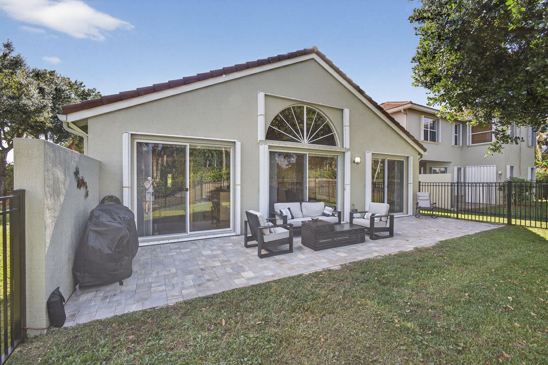 For Sale: $549,000 (3 beds, 2 baths, 1850 Square Feet)