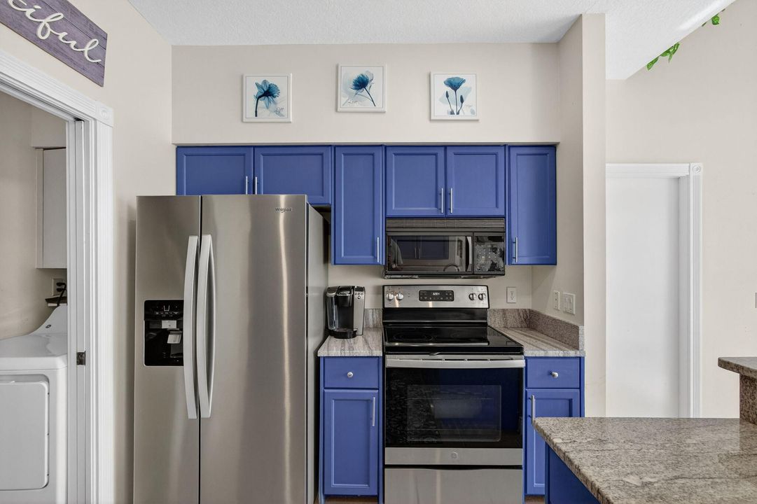 For Sale: $595,000 (2 beds, 2 baths, 1347 Square Feet)