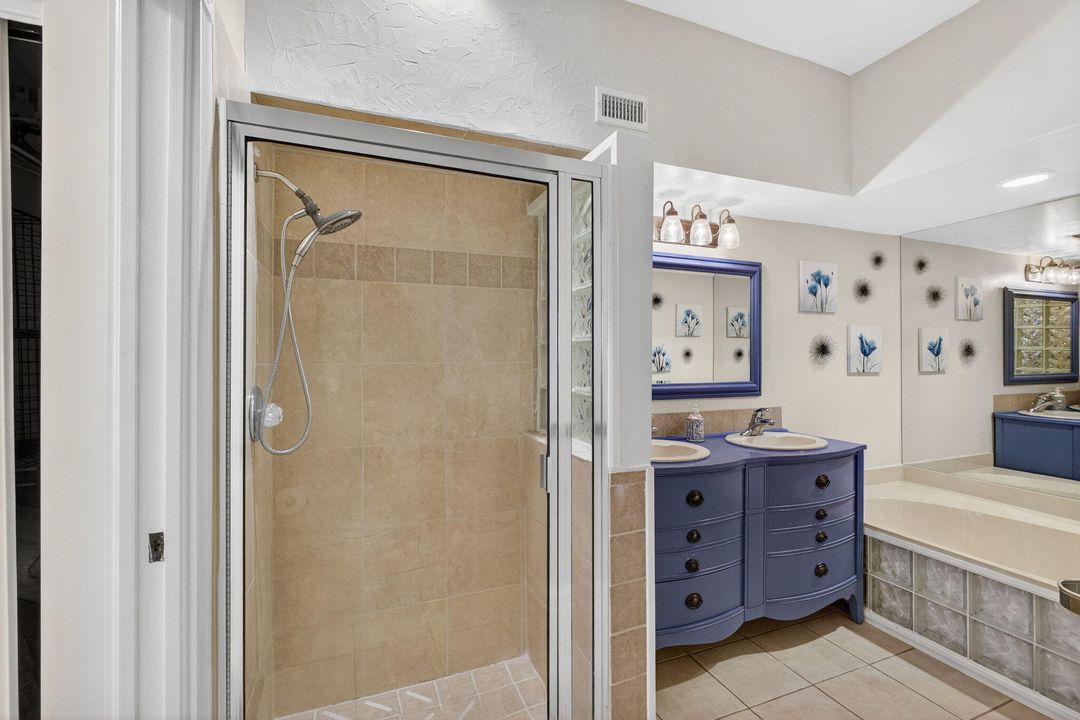 For Sale: $595,000 (2 beds, 2 baths, 1347 Square Feet)