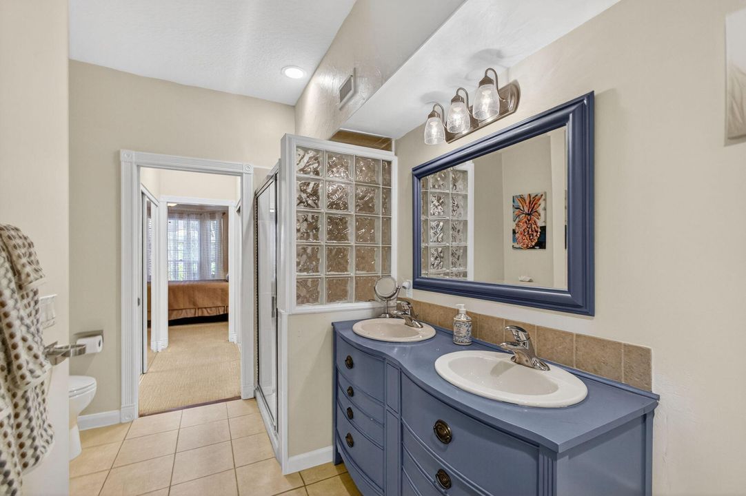 For Sale: $595,000 (2 beds, 2 baths, 1347 Square Feet)