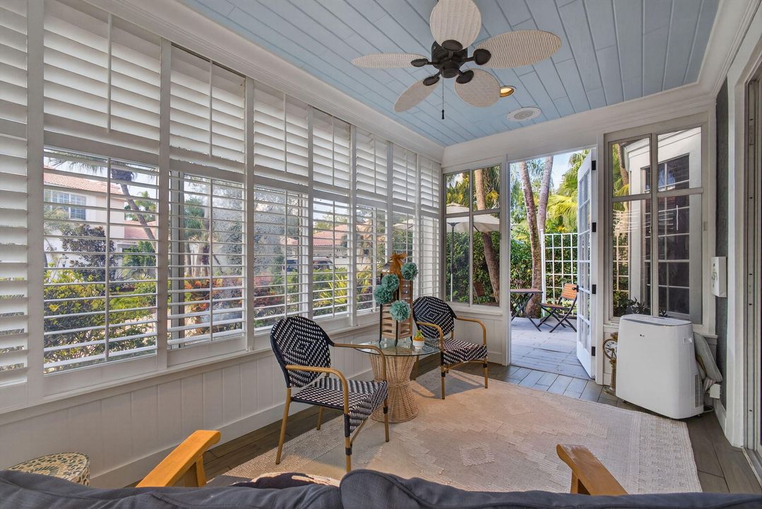 For Sale: $595,000 (2 beds, 2 baths, 1347 Square Feet)