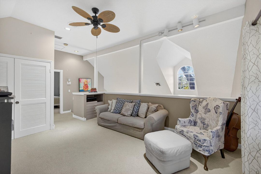 For Sale: $595,000 (2 beds, 2 baths, 1347 Square Feet)