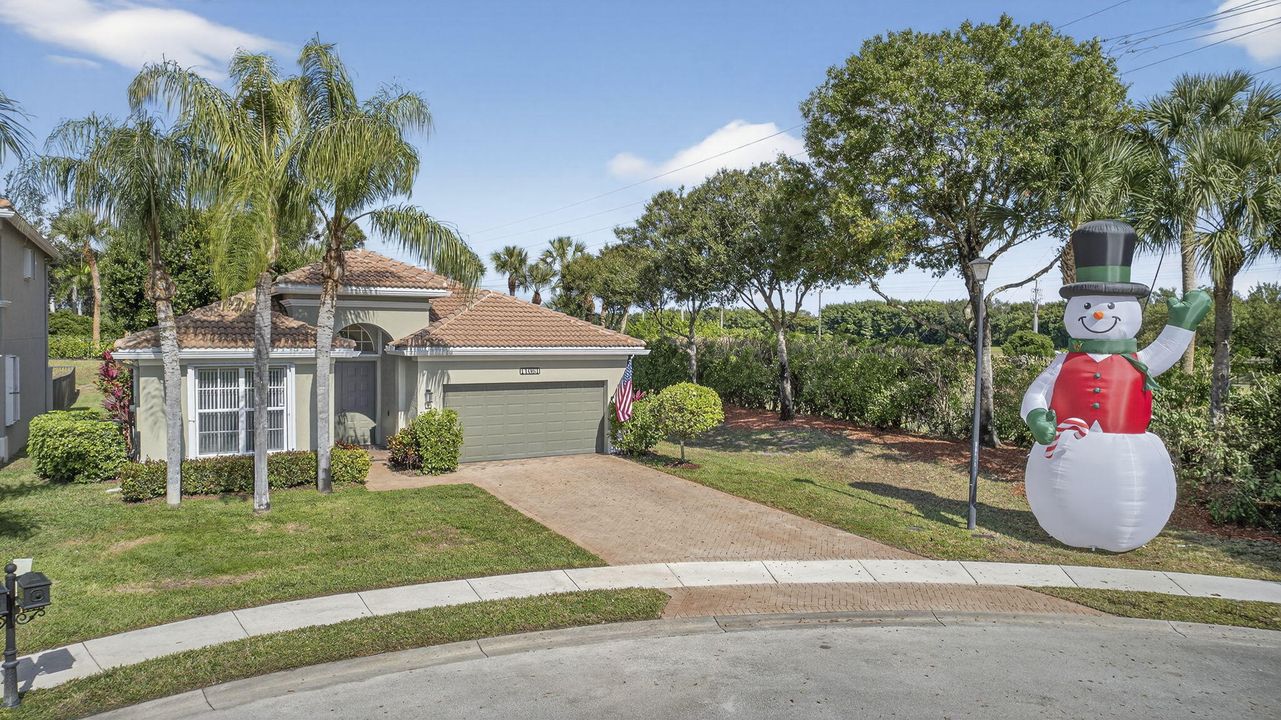 For Sale: $549,000 (3 beds, 2 baths, 1850 Square Feet)