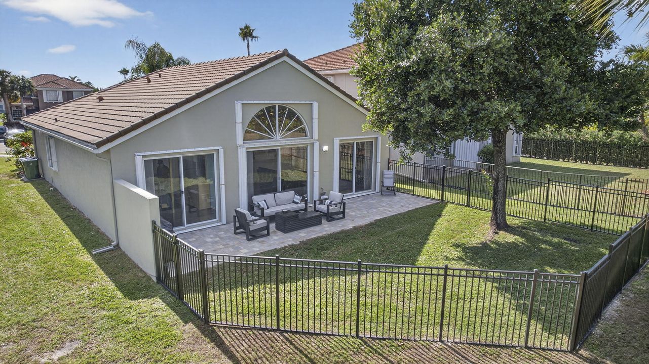 For Sale: $549,000 (3 beds, 2 baths, 1850 Square Feet)