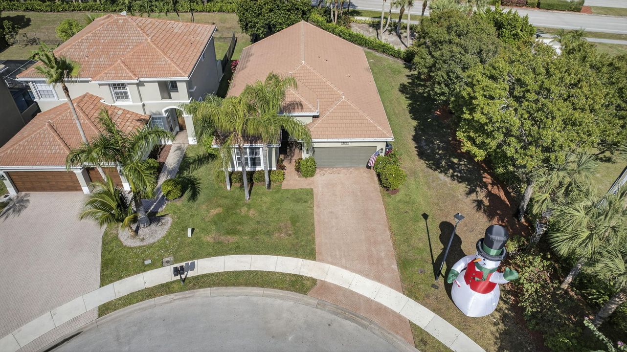 For Sale: $549,000 (3 beds, 2 baths, 1850 Square Feet)