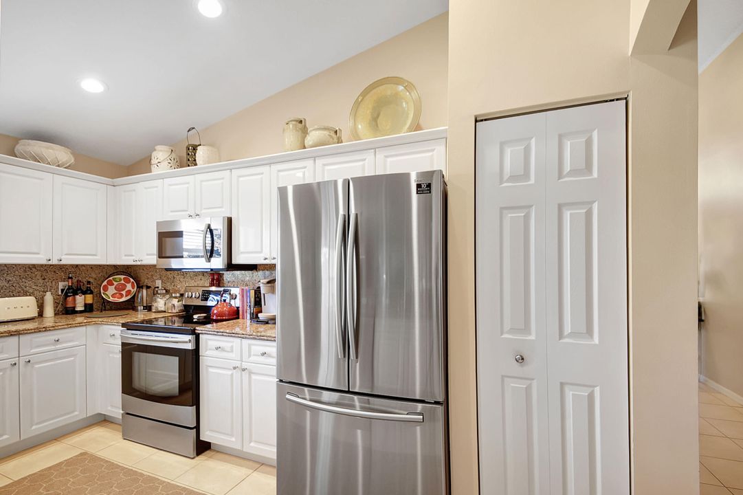 For Sale: $529,000 (3 beds, 2 baths, 1859 Square Feet)