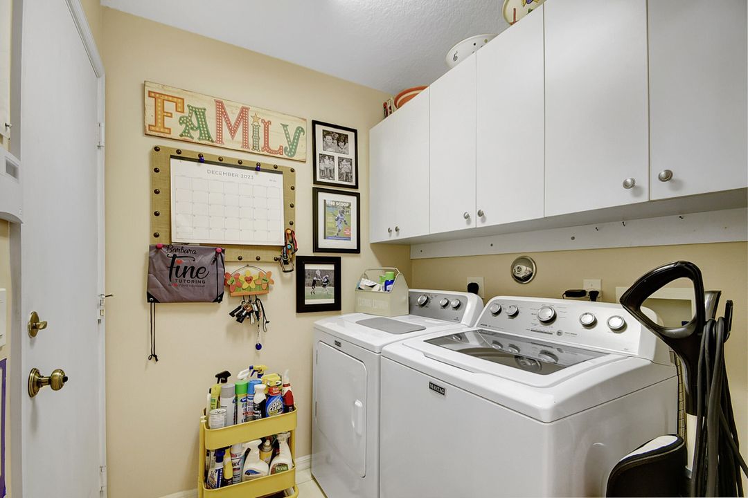 For Sale: $529,000 (3 beds, 2 baths, 1859 Square Feet)