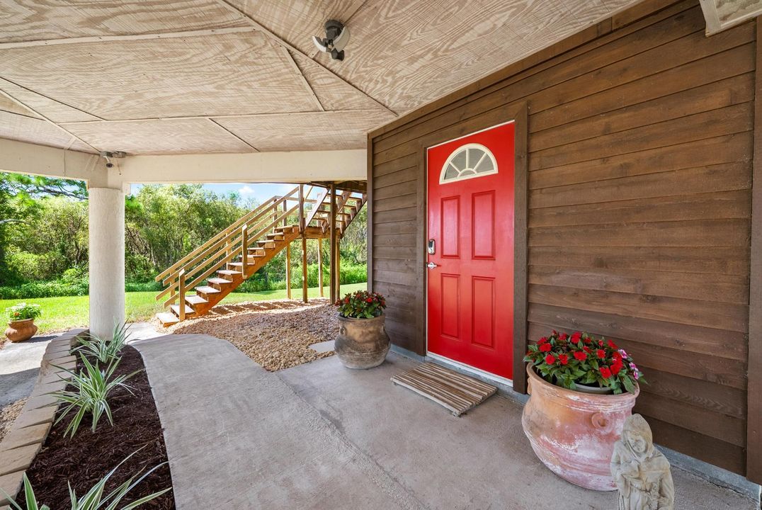 For Sale: $800,000 (3 beds, 2 baths, 2100 Square Feet)