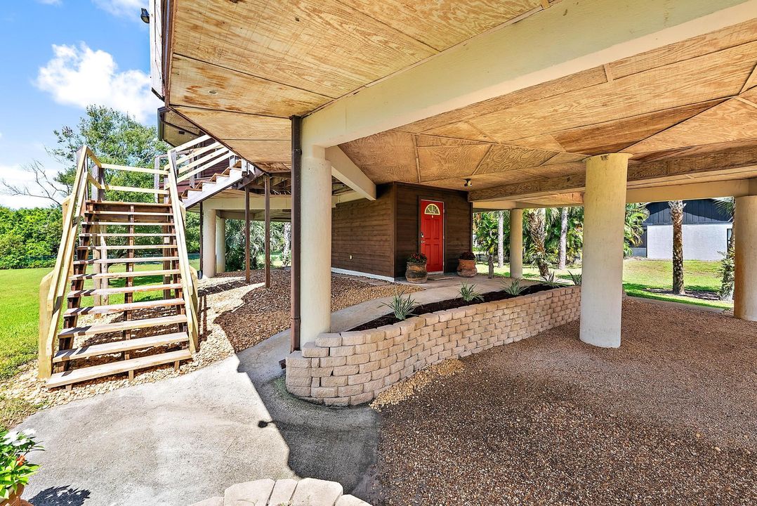 For Sale: $800,000 (3 beds, 2 baths, 2100 Square Feet)