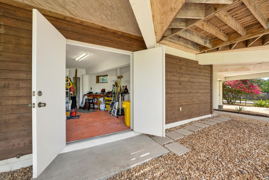 For Sale: $800,000 (3 beds, 2 baths, 2100 Square Feet)