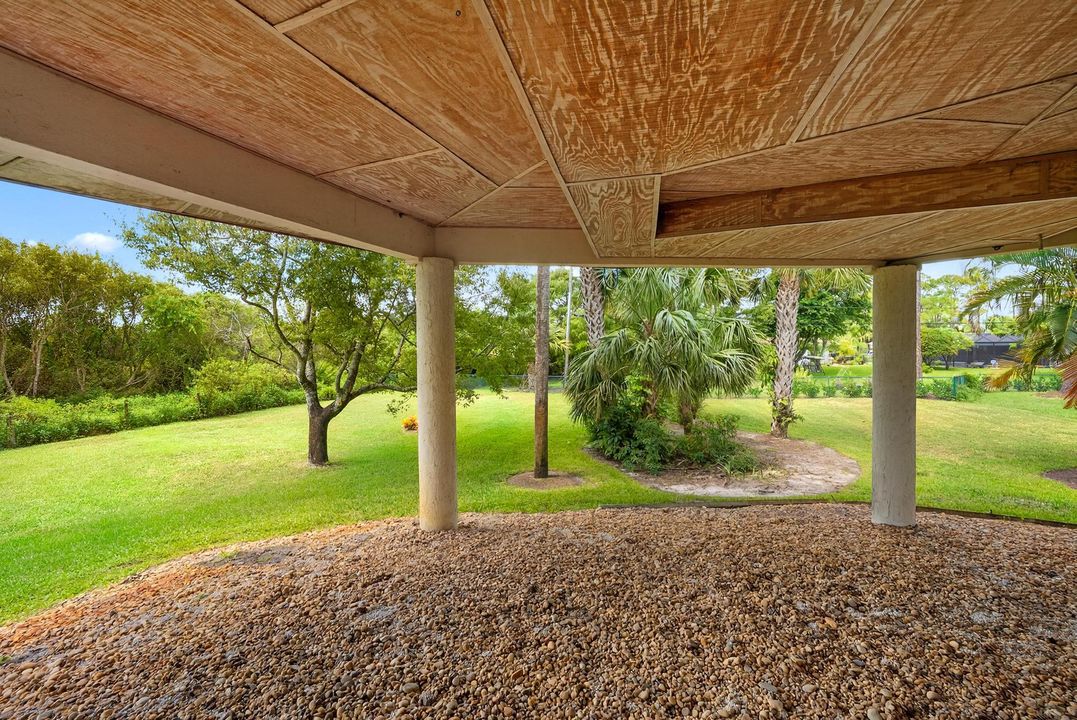 For Sale: $800,000 (3 beds, 2 baths, 2100 Square Feet)