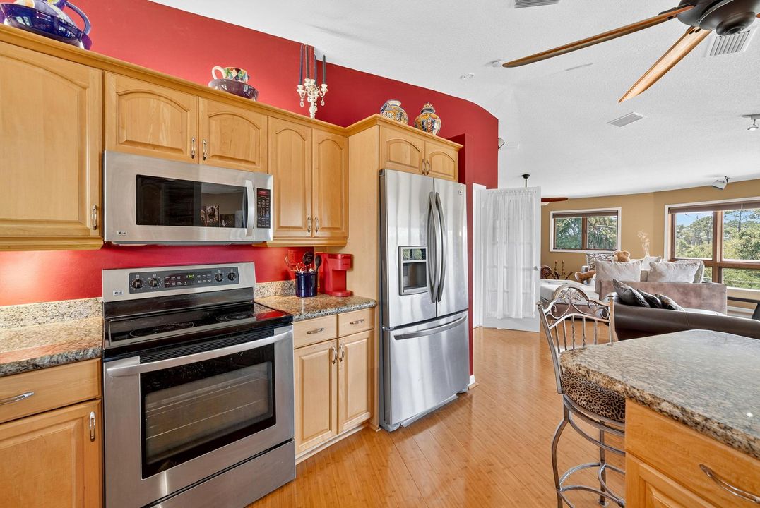 For Sale: $800,000 (3 beds, 2 baths, 2100 Square Feet)