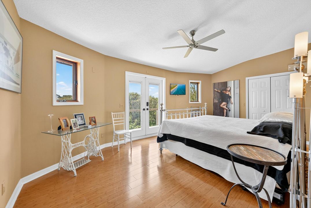 For Sale: $800,000 (3 beds, 2 baths, 2100 Square Feet)